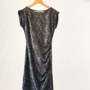 EUC Women's Ann Taylor Petite Dress Gray/Black Snake Print Ruched Size 8P